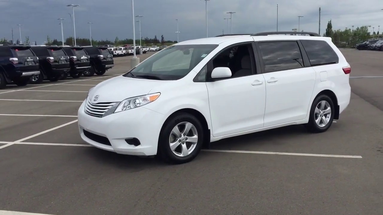 2017 Toyota Sienna LE Review