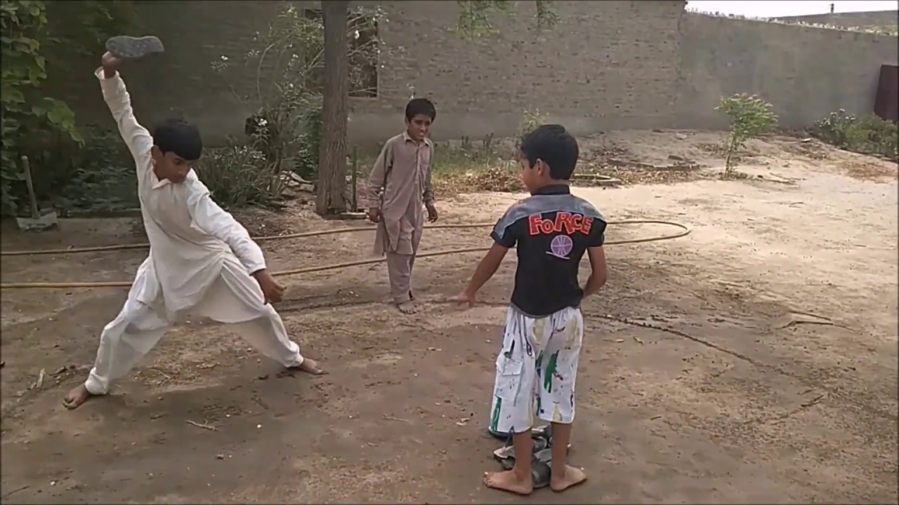 Village Kids Playing Games In Punjab Pakistan | Childhood Village Traditional Games|Bandar Killa