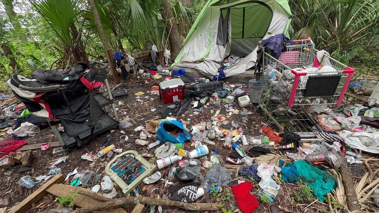 Jacksonville Florida Homeless Camp Behind A Police Station