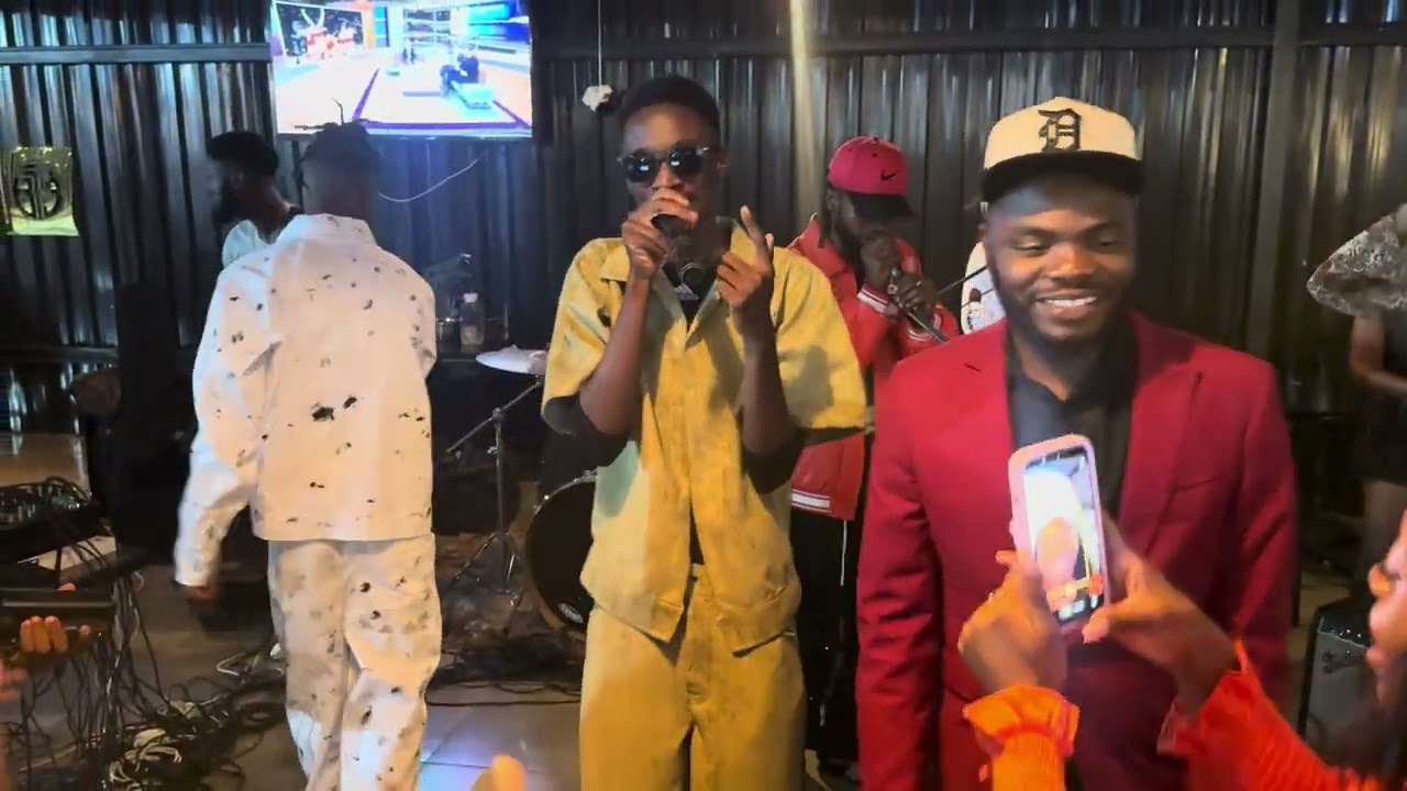 Hatina zera nerudo live perfomance @The Backspace