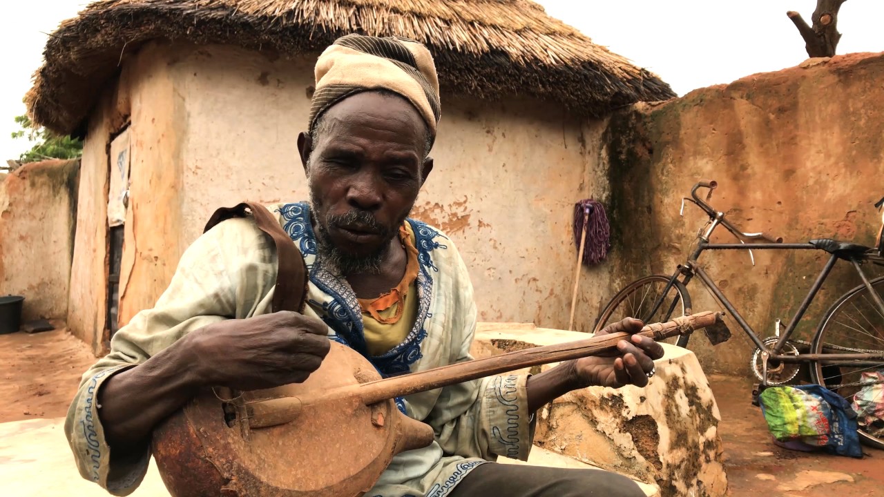 Mamprusi Two-Stringed Banjo Player - 