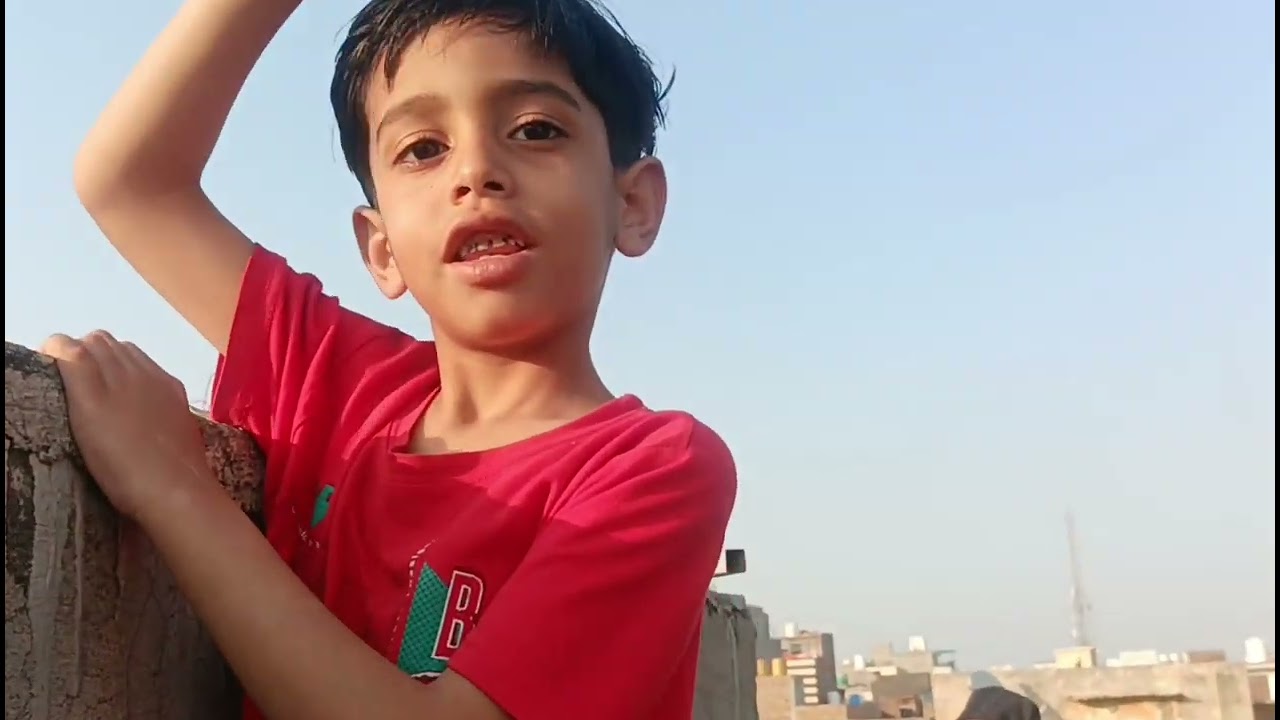 Hamara mitthu dekho kitna sundar ho gya hai #subscribe #video #minivlog #publicreaction #vlog 