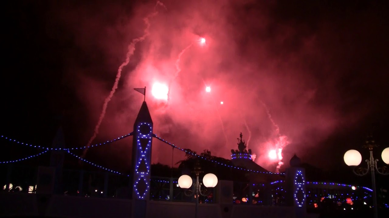 Disney in the Stars Fireworks 2017 over It's A Small World (Oct 31st, 2017)