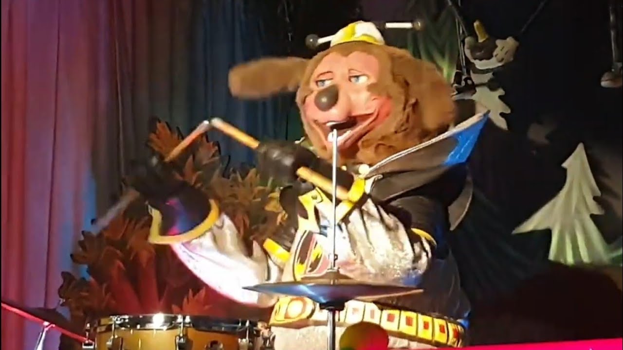 Billy Bob's Wonderland Rock Afire Explosion - Spaceman/Secret Agent Man