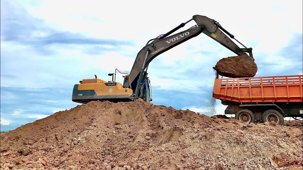 รีวิว รถขุด VOLVO EC350D กับรถดั้มคันใหญ่ๆ