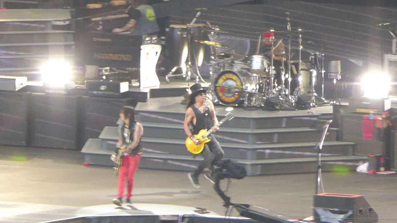 Guns N Roses - Live Paris 2017 - Live and Let Die