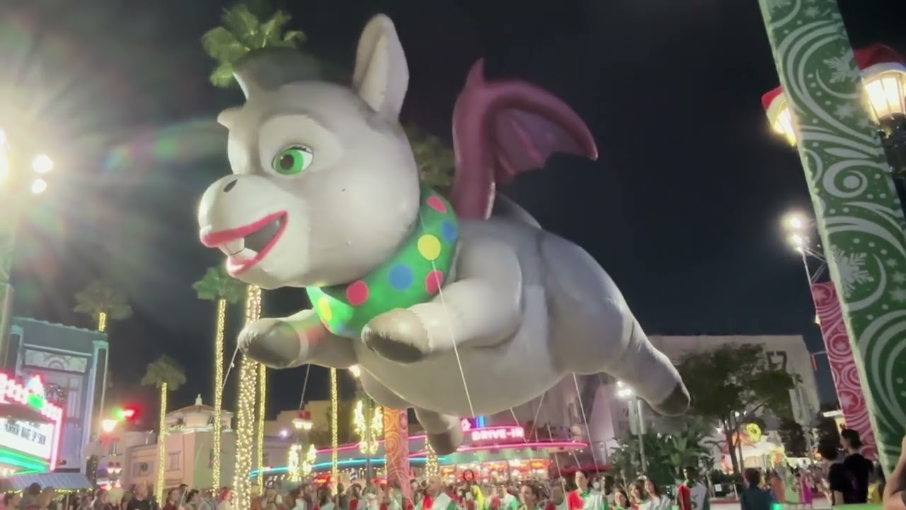 Universal’s Holiday Parade featuring Macy’s Balloons at Universal Orlando Resort - 2025 Full Parade