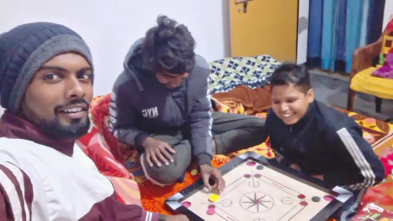 आज हम Caram खेलेंगे 
