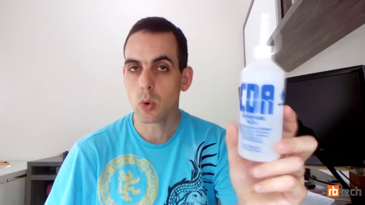 Por que usar álcool isopropílico para limpeza de hardware?