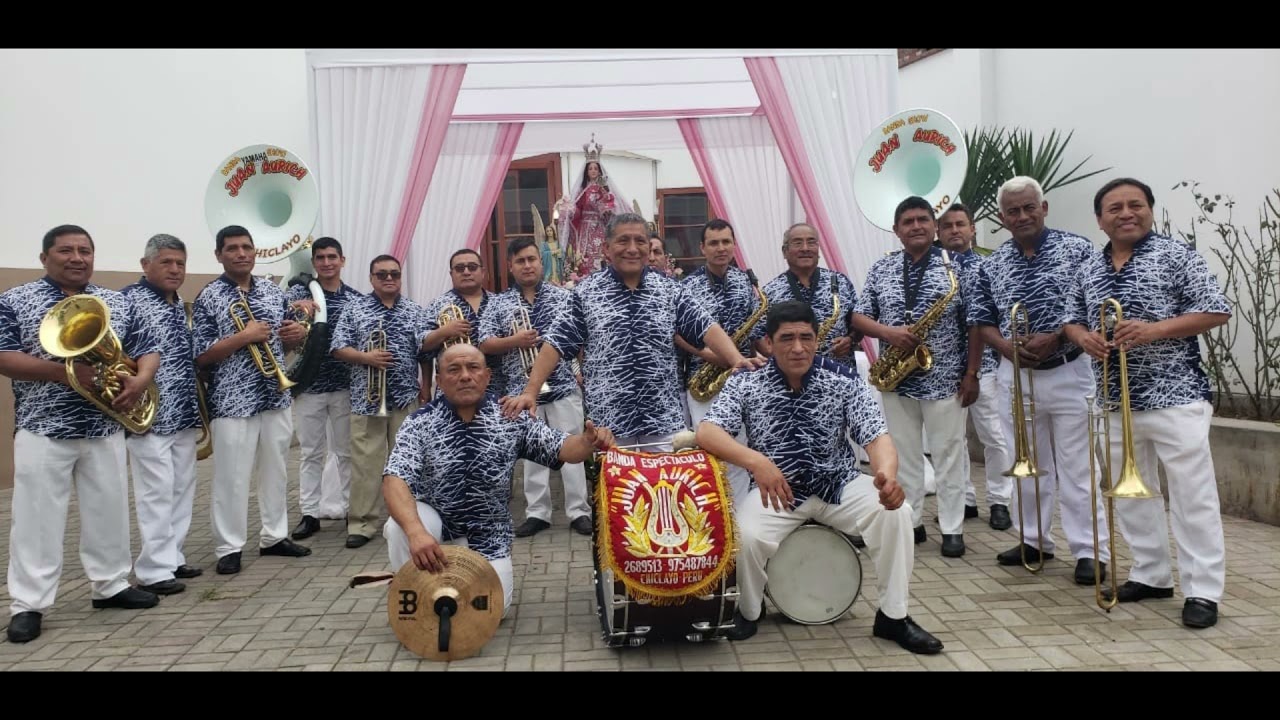 PALMAS Y MÚSICA - PASO DOBLE (BANDA ESPECTÁCULO JUAN AURICH)