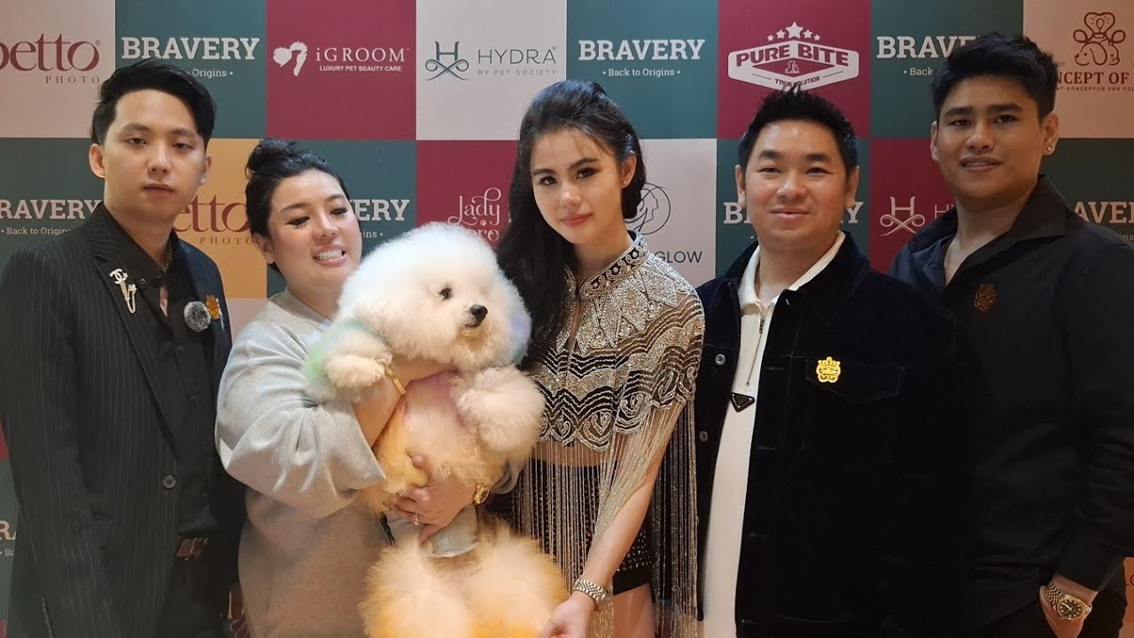 PECINTA ANABUL, ZOE LEVANA SENANG DENGAN ADANYA ENCHANTED NOEL & DOG LOVER