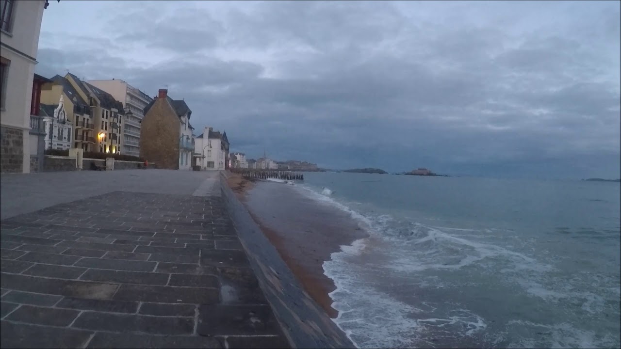 Seul dans la cité corsaire. Virtual Run. Saint-Malo.