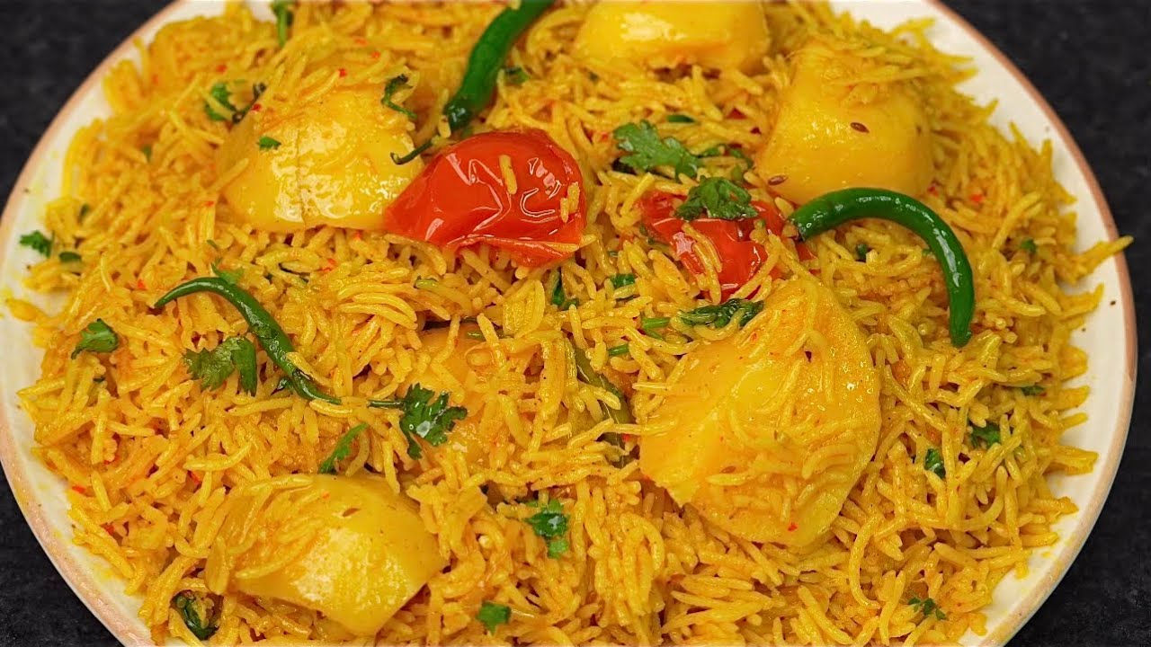 Sabse Tasty Aloo Ki Tahari Aise Banae Khane Wala Hath Na Rok Pae | Aloo Tahari Recipe | Masala Pulao