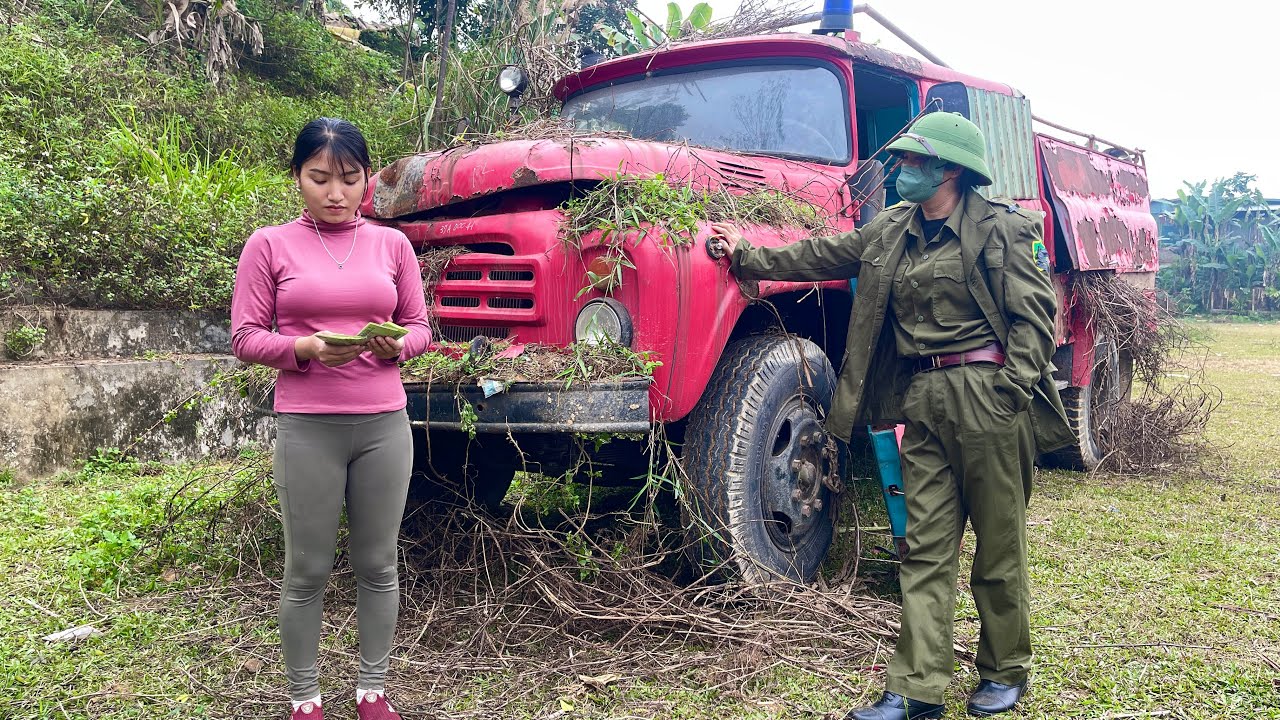 The girl repaired and restored the Hyundai fire truck she bought from her aunt.