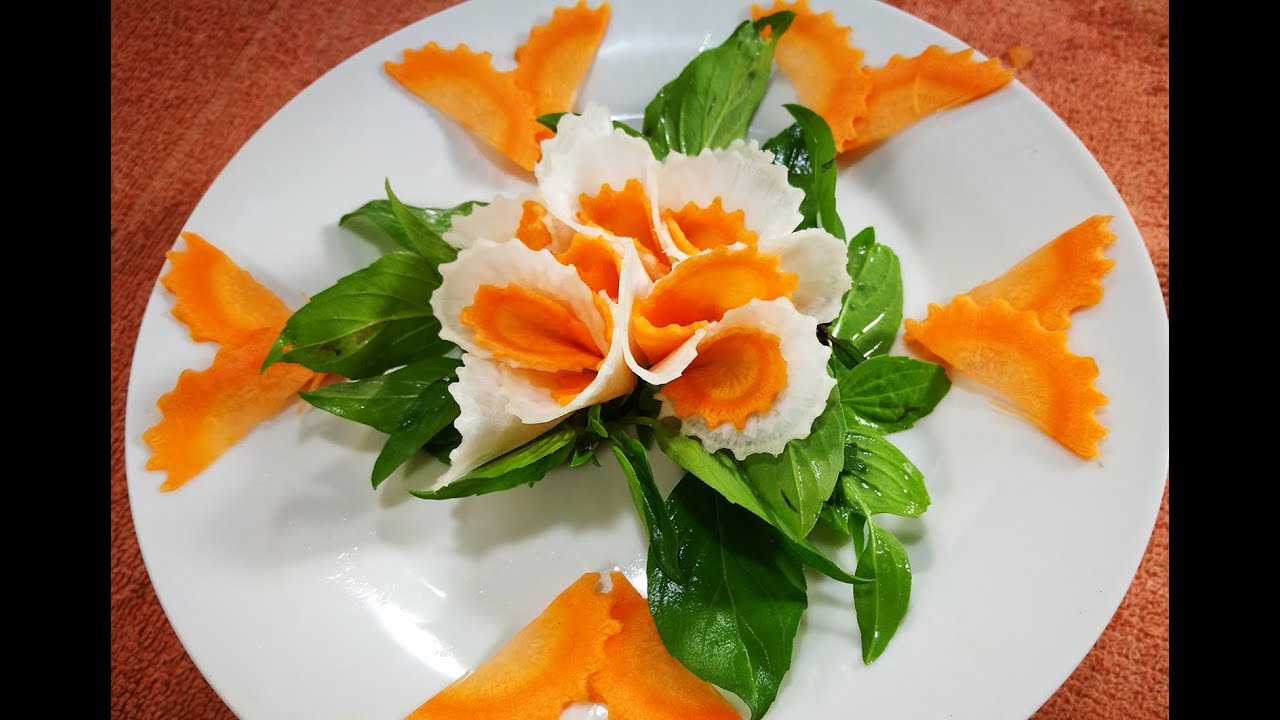 The art in Carrot an Radish  flower - Vegetable Carving Garnish