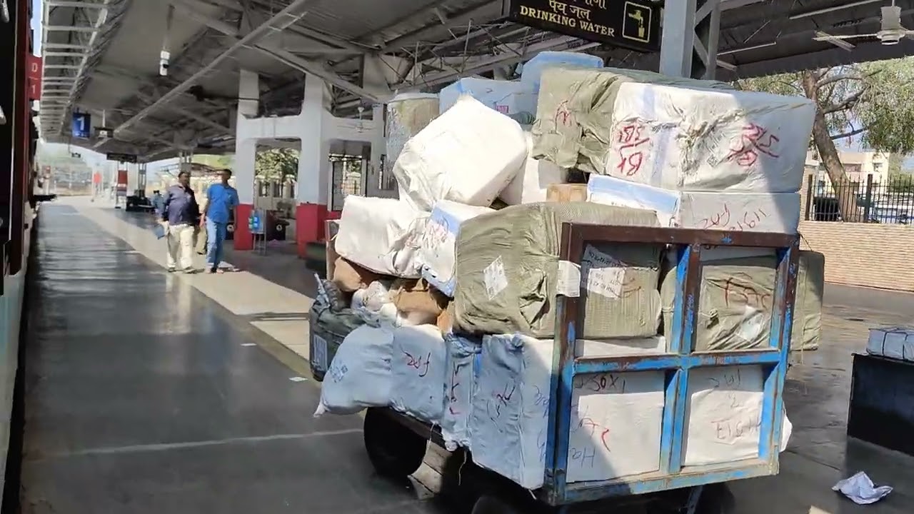 Chain Pulling in Trains of Indian Railways|  Triple Honking Rule: Solapur Intercity Exp