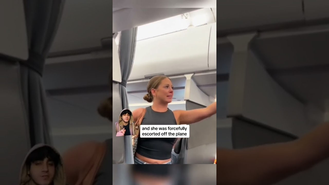 Женщина увидела привидение в самолете 😳