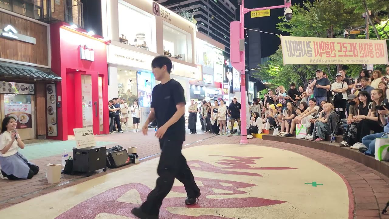 (23/51) Nname#엔네임(Yu🥰Kagawa#카가와🥰유,HyoJin🥰#효진) HongDae#홍대 Busking#버스킹 SnowHorse#눈말 20250915 204757