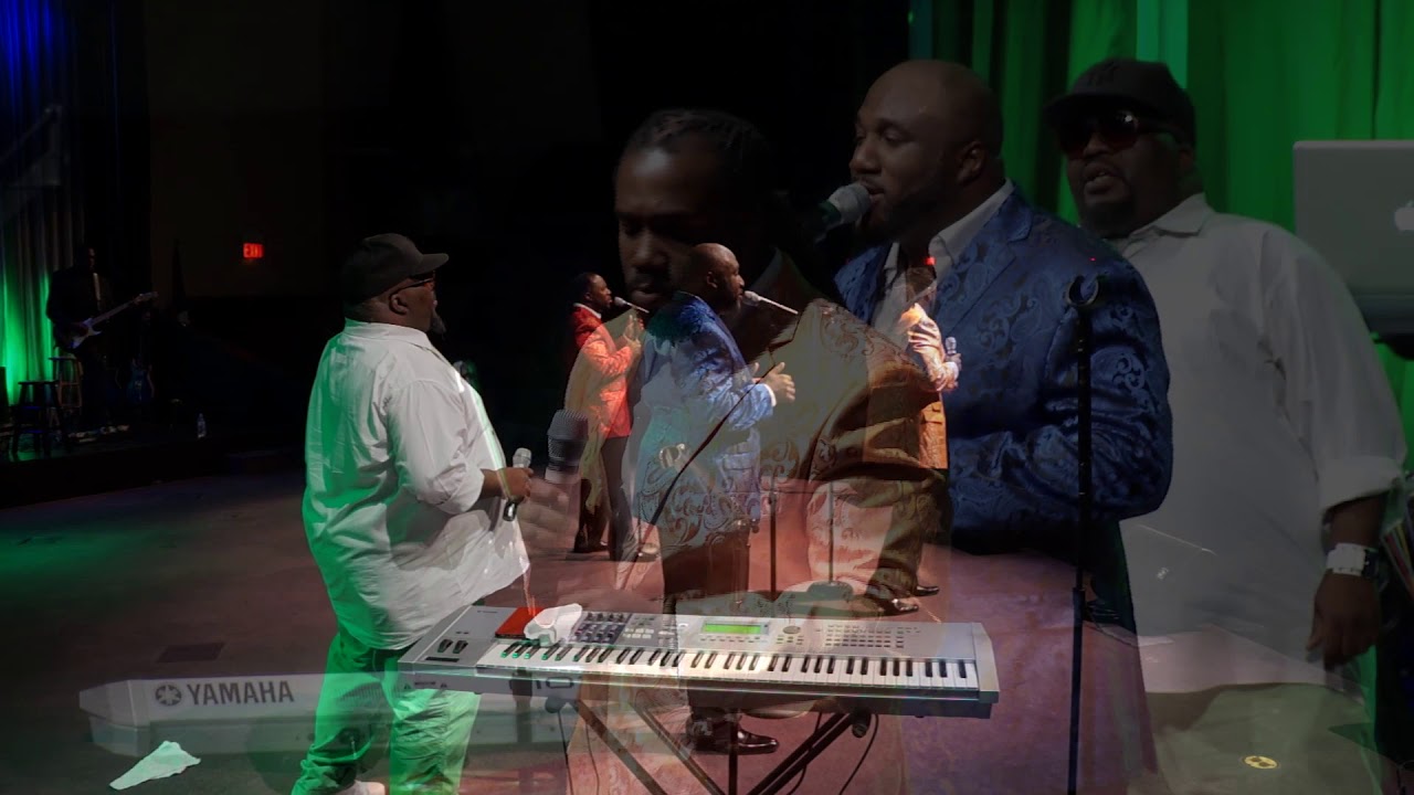 THE WILLIAMS SINGERS...TRUST & BELIEVE (LIVE VERSION...FEATURING DOOBIE POWELL)