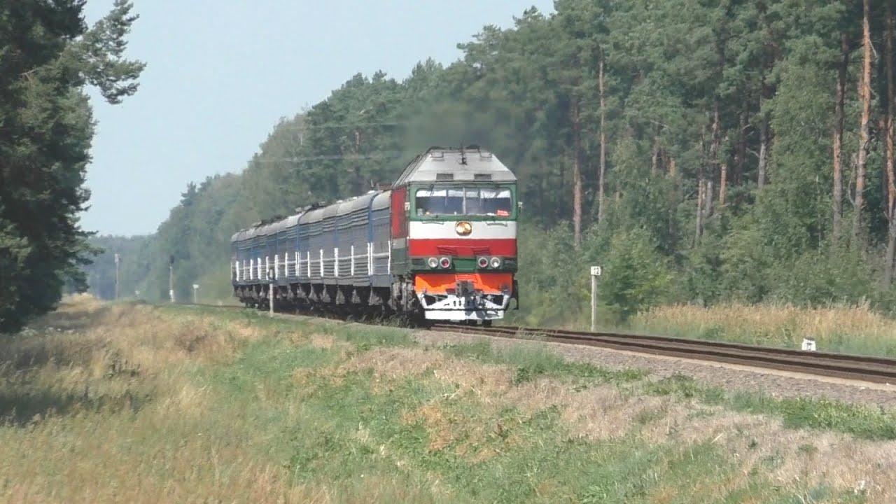 Тепловоз ТЭП70-0372 сообщением 