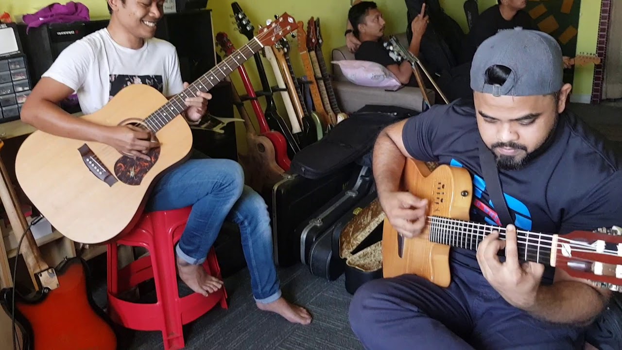 Bila gitaris clasical dan jazz jemm...meletup bunyi