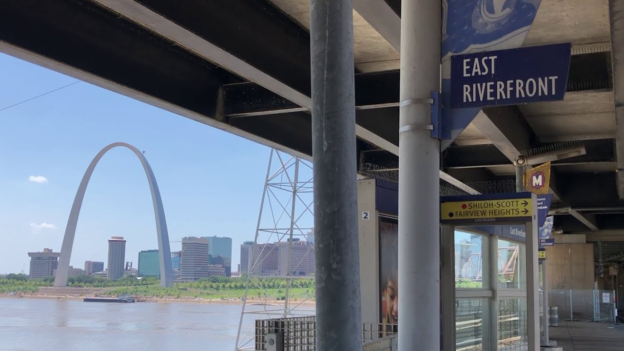 MetroLink St. Louis - East Riverfront Station