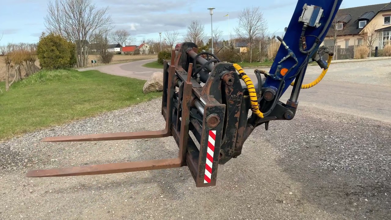 Köp Teleskoptruck Manitou MRT 1540 runtomsvängande på Klaravik