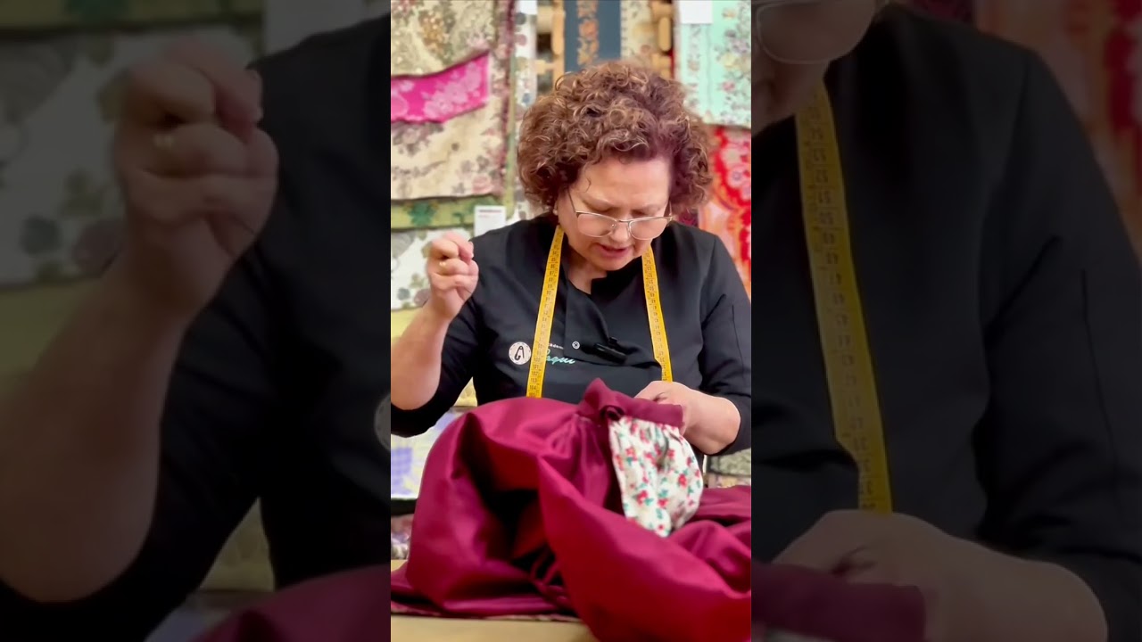 Paqui nos enseña hacer una presilla en el plisado de la Falda de Indumentaria Valenciana