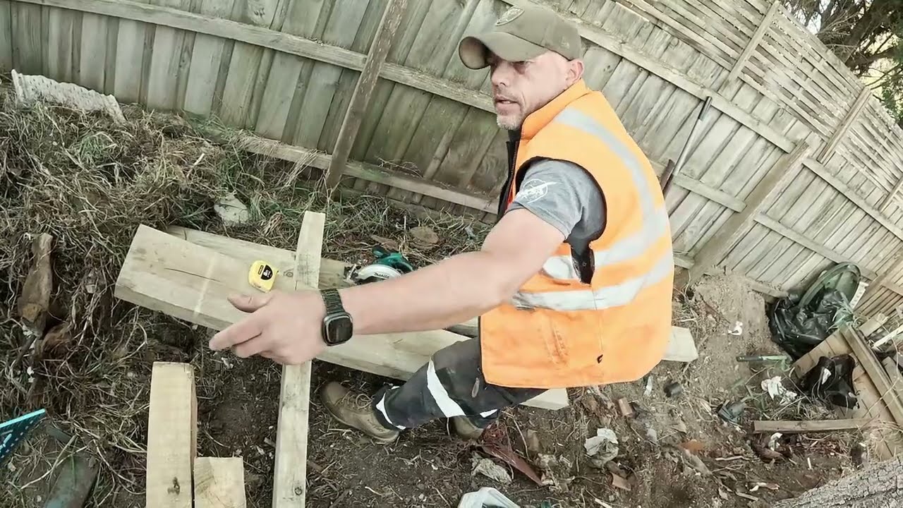 Pt2 Retaining wall I NO Instruct Good to Mate who finally made it to help