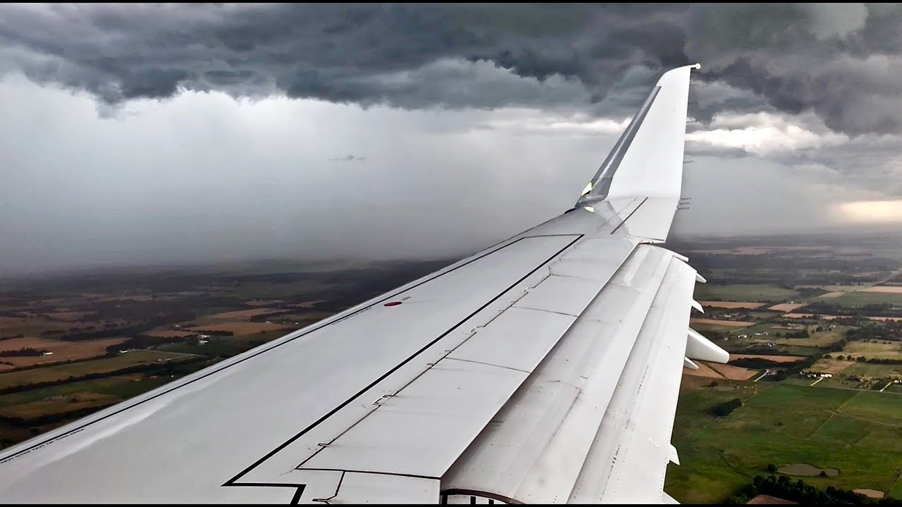 Intense Thunderstorm Landing Attempt – American Eagle – Embraer ERJ-175 – JLN – N241NN – SCS Ep. 1