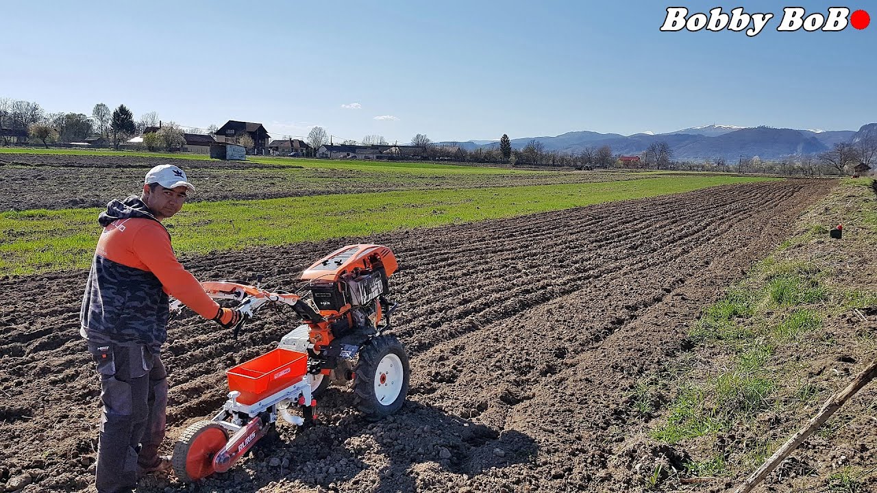La pus de porumbi in camp, cu Ruris 1001ksd si semanatoarea Ruris PTS2 / Planting corn
