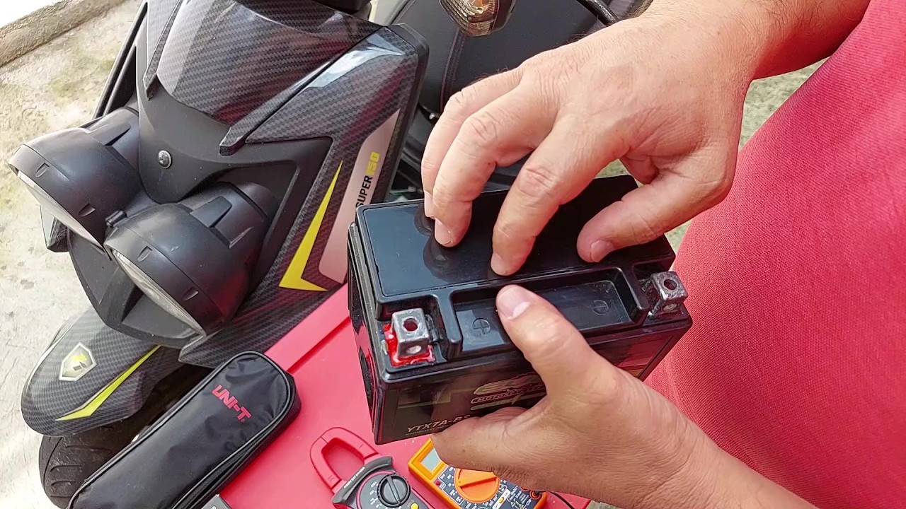 Cómo saber que la BATERIA DE UNA MOTO está cargando
