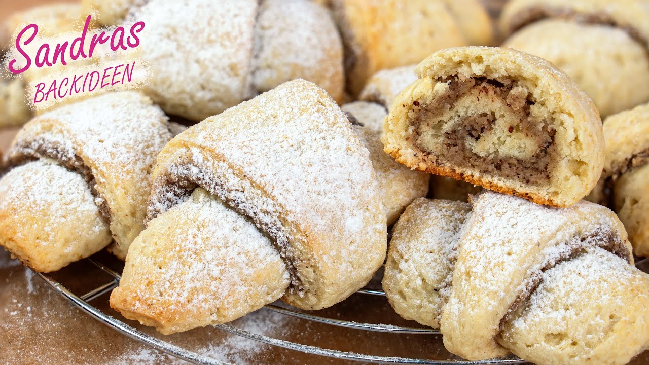 Nusshörnchen - schnelles Rezept | Marzipan-Nuss-Füllung | Weihnachtsgebäck