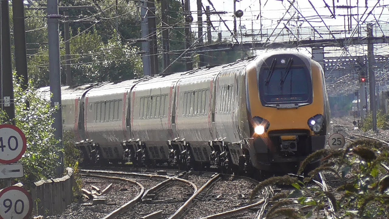Trains at: Haymarket - E-GL - 25/6/17