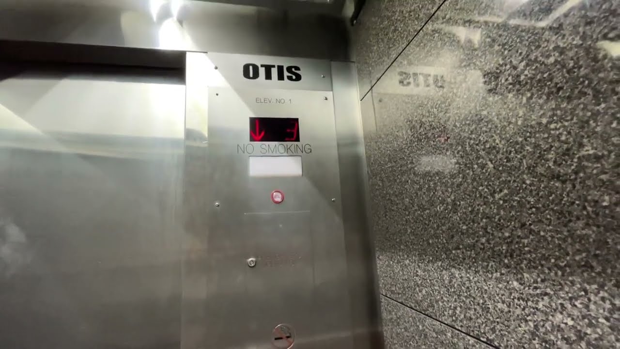 Marriott DT Chattanooga Parking Garage Elevators