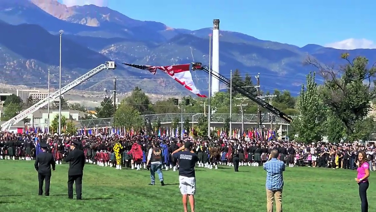2022 IAFF Fallen Firefighter memorial pipes and drums march in