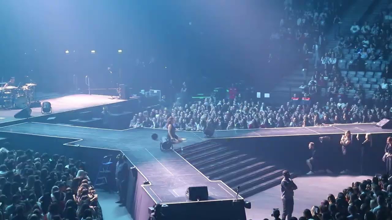 Mimi Webb - Erase You  , Mistake - Live Accor Arena In Paris - 13/10/2024