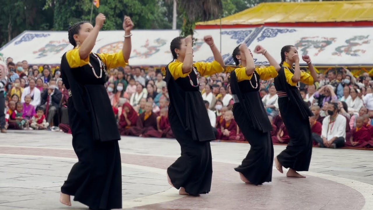 Kwurnaap Aatshok ᰀᰪᰲᰍᰦᰱ ᰣᰦᰘᰩᰭ Performed Neymayel Lyang, A Lepcha Dance, At Enchey Monastery