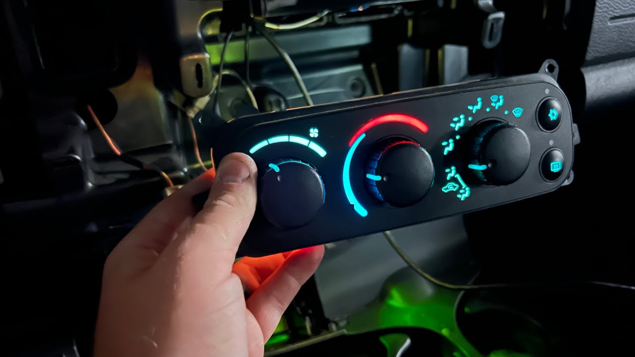 Замена лампочки HVAC RAM 2005 своими руками