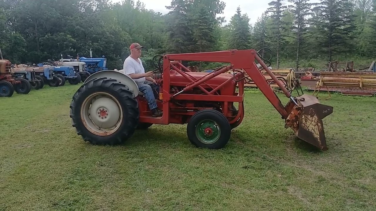 Ford 641 Work Master tractor, 703 Ford loader