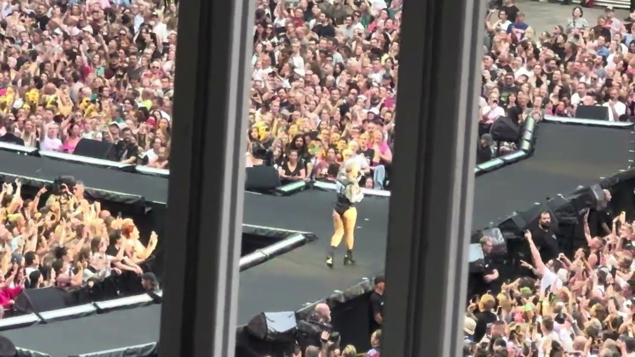 Pink - Just like a Pill (live @ RedBullArena Leipzig)