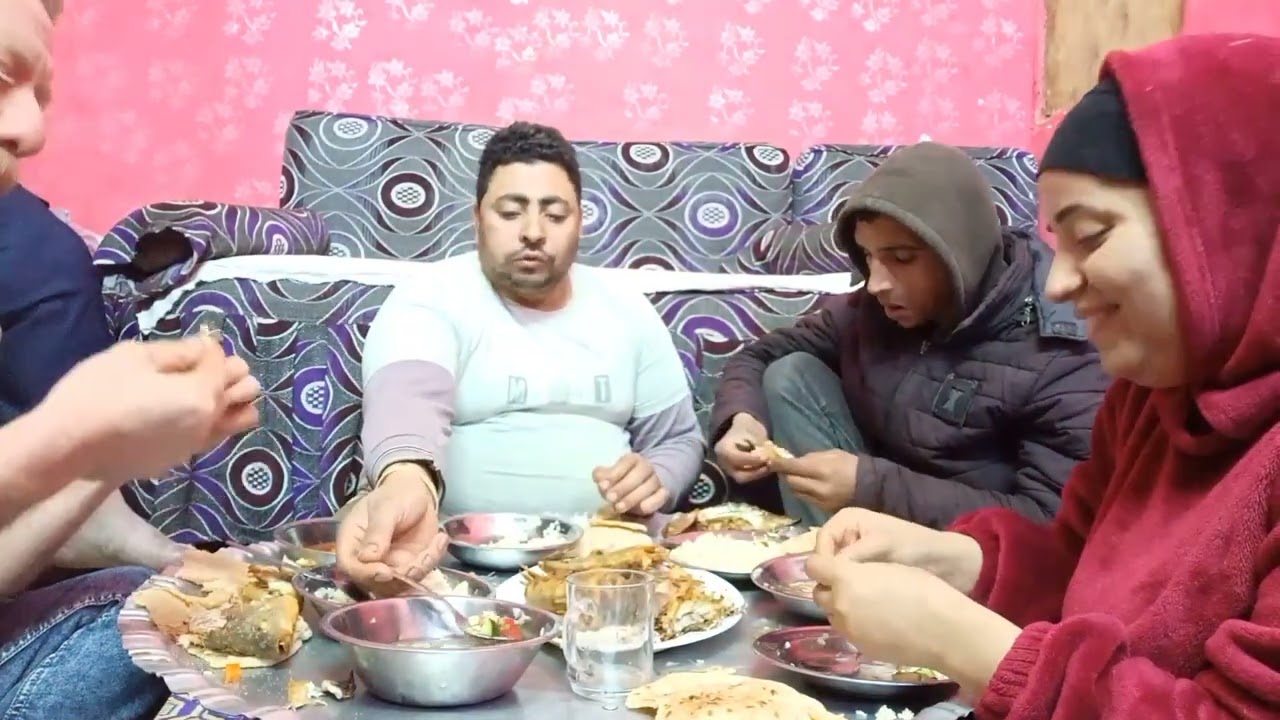 تعالوا اسمعوا الكلام كله هنا النهارده رحت عند حمايا عملتله الاكله اللي نفسه فيها الله يرحمك يا حماتي