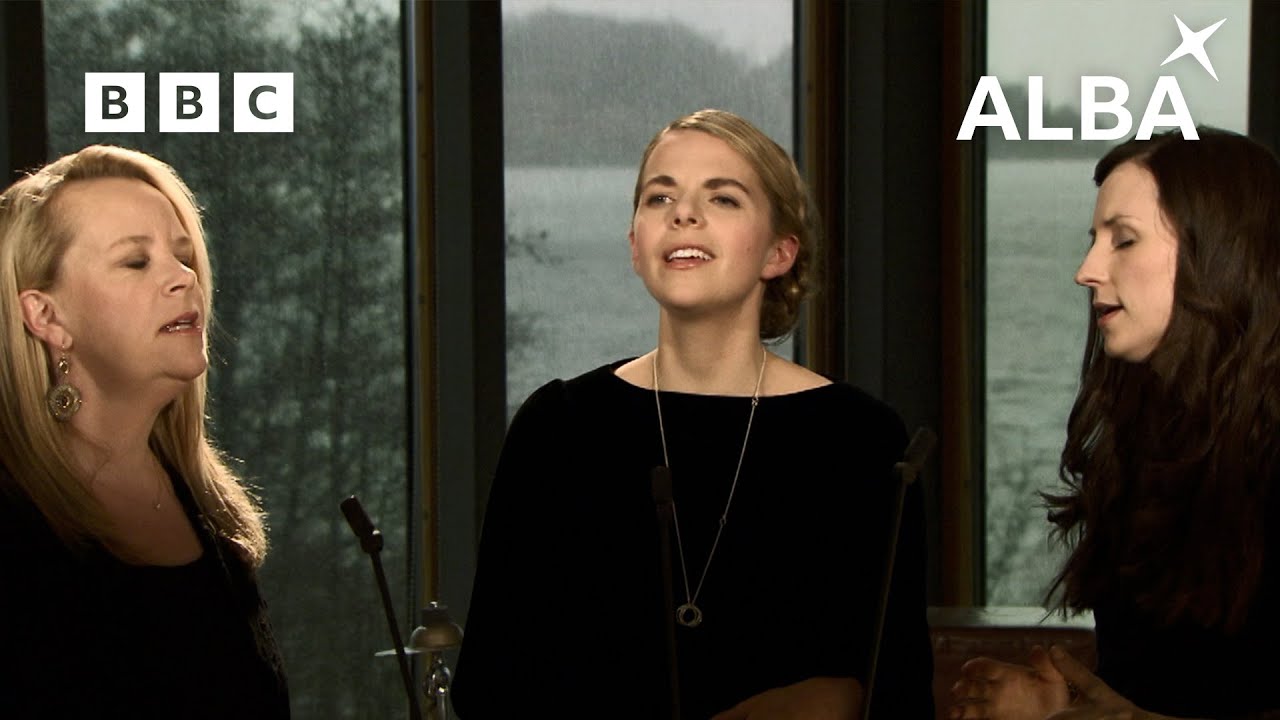 Aoife O'Donovan, Mary C Carpenter & Julie Fowlis | Hallowell | Transatlantic Sessions | BBC ALBA