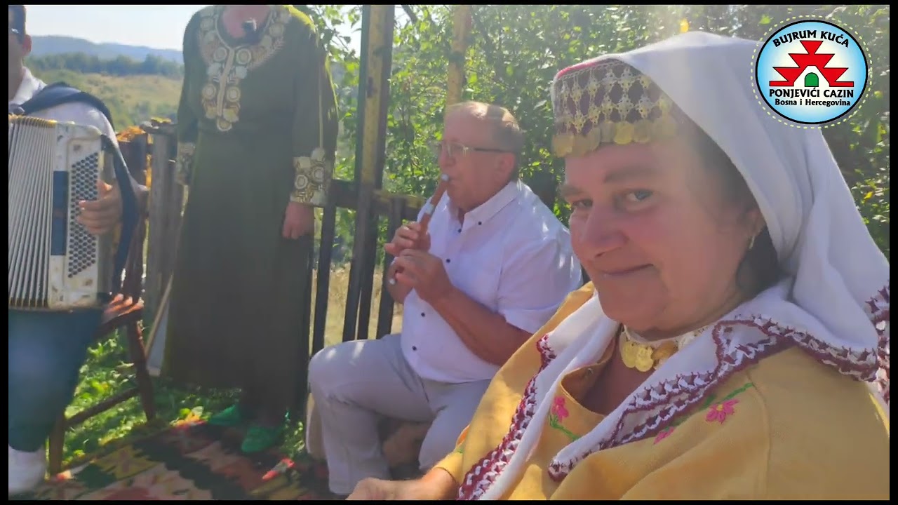 "Sarajevo behara ti tvoga, znaš li išta za dragoga moga" u izvedbi Mine Malić