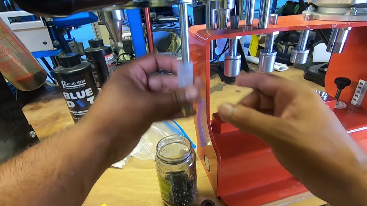 Loading Buckshot and slugs on the Gaep VS2000!