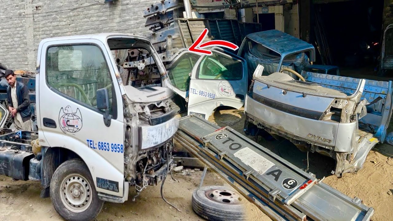 Scrap Yard Toyota DYNA Truck Transformed | Full Restoration Project in Pakistan