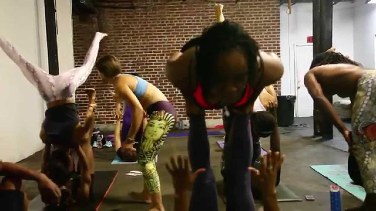 Acro Yoga Namaste Flight  with @Dade2Shelby and Keaushaj Part 1