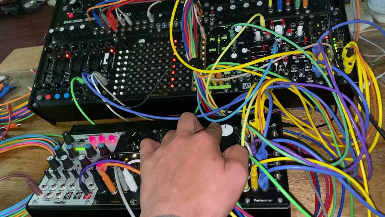 Absolutely deadly drone. Harsh noise!