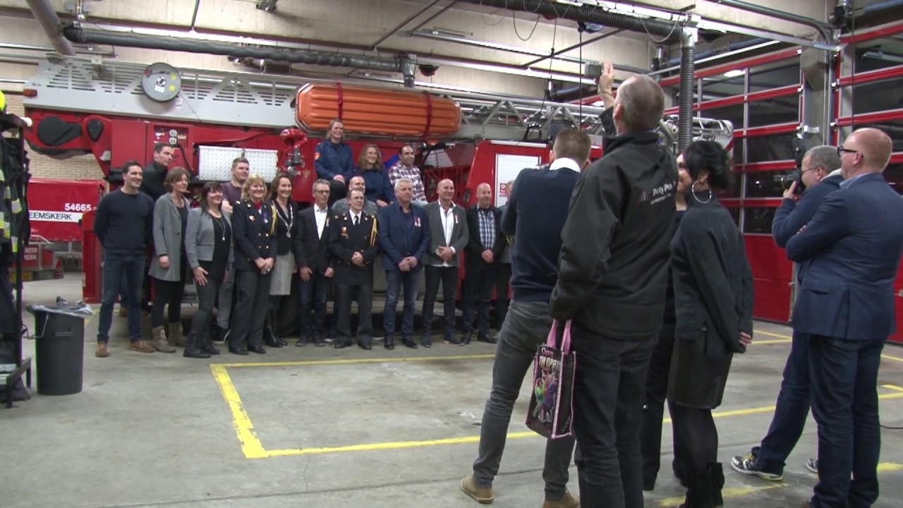 Huldiging brandweervrijwilligers post Heemskerk