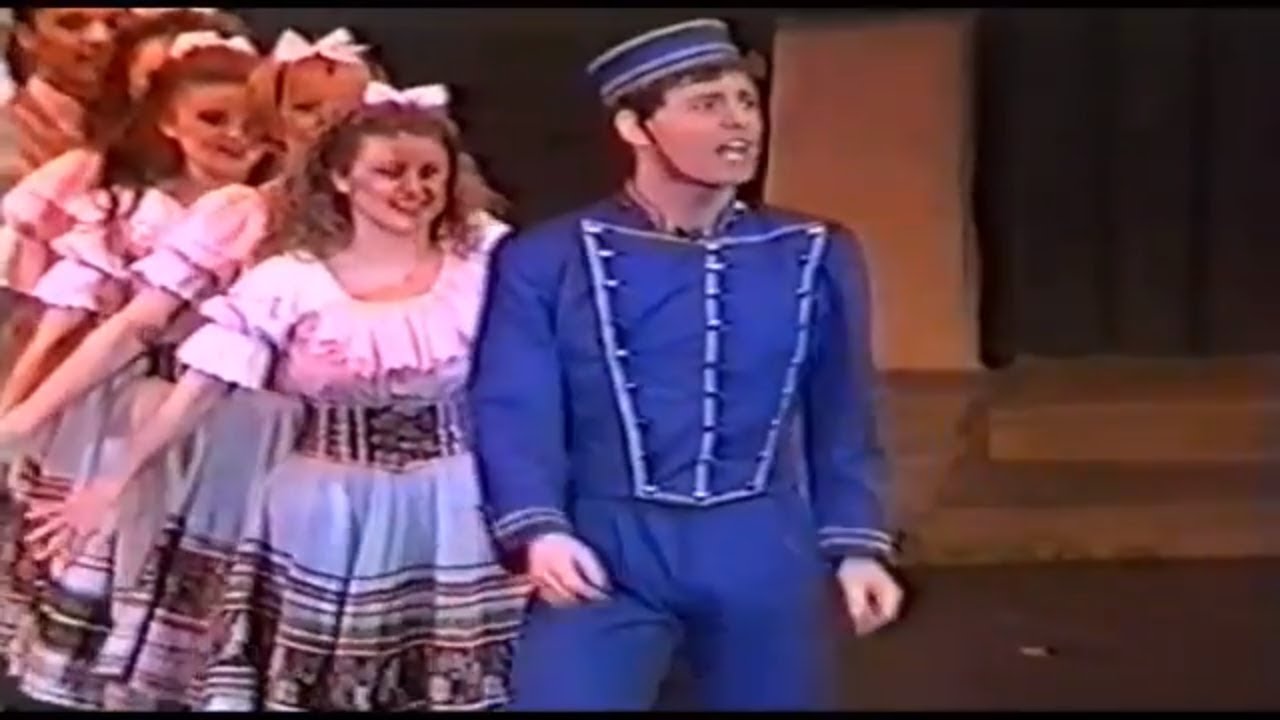 Paul Zerdin in Cinderella 
